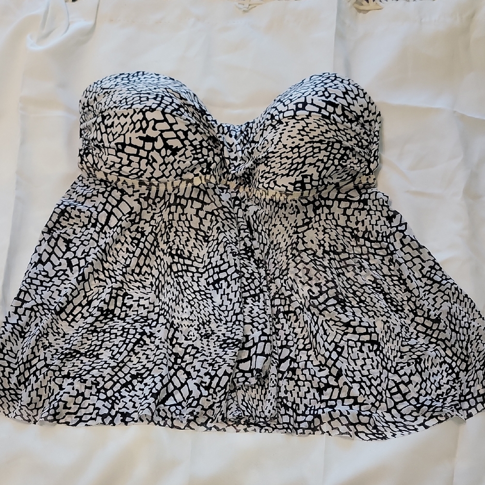 Merona Black and White Patterned Swim Top Xl